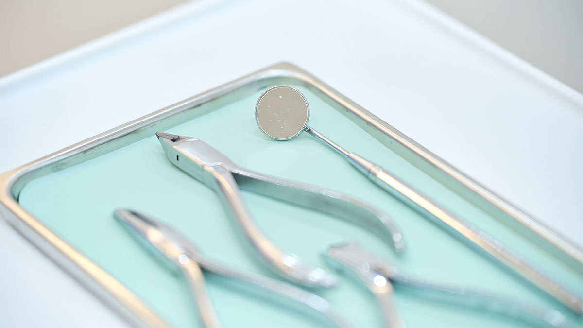 目立たない矯正治療 - 裏側矯正治療（舌側矯正） - | ささくら